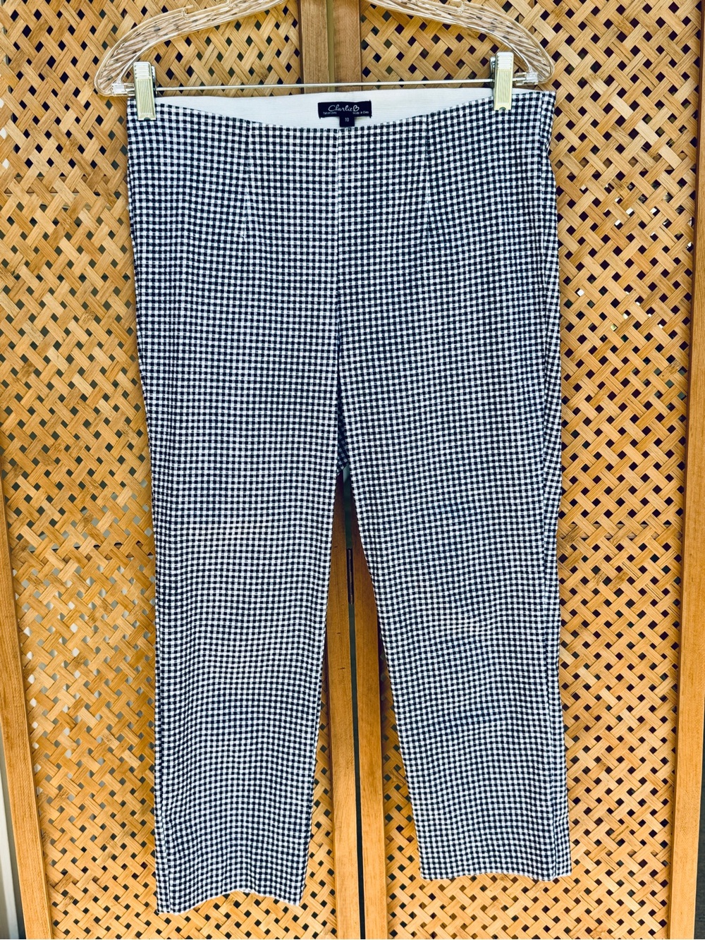 CHARLIE B Black and White Gingham Capri Pants